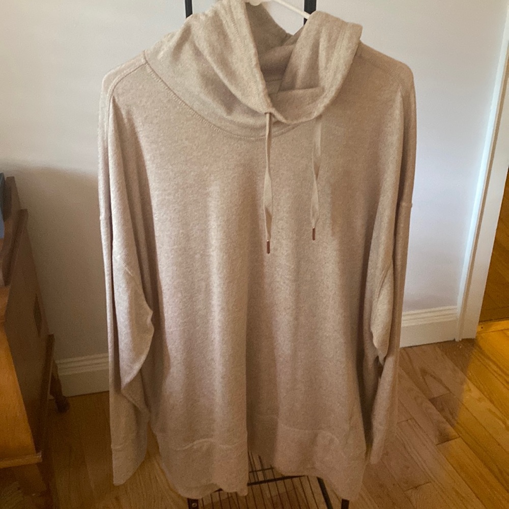 Old Navy Seeatshirt